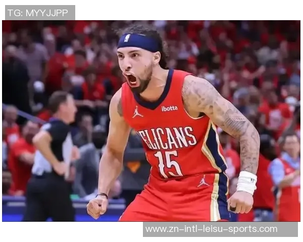 阿尔瓦拉多拼抢受伤迅速回更衣室后再度重返赛场展现顽强精神