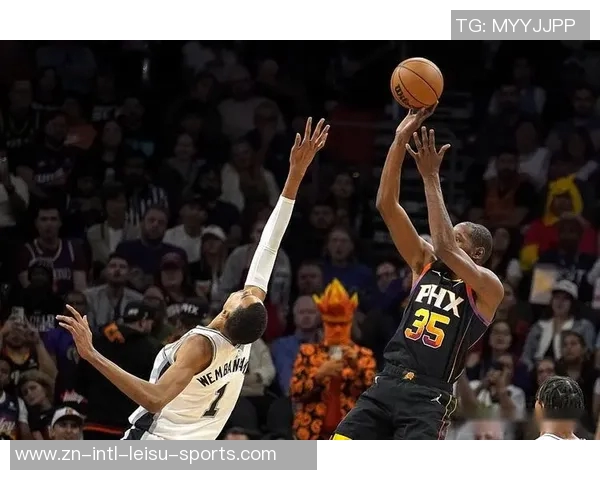 杜兰特谈马刺第三节防守调整文班亚马位置变化影响比赛走势 杜兰特谈马刺第三节防守调整文班亚马位置变化影响比赛走势